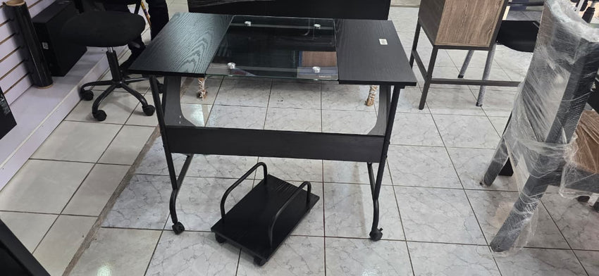 Escritorio para computadora con tope de vidrio